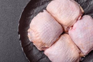 Poulet - haut-de-cuisse désossé avec peau - pqt 4